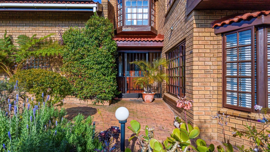 6 Bedroom Property for Sale in Seaside Longships Western Cape